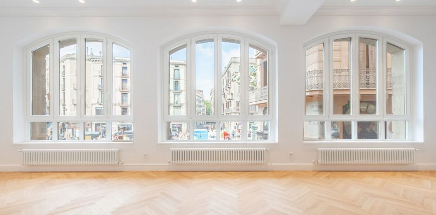 Huoneisto Ciutat Vella, Barcelona, Espanja 2 makuuhuonetta, 163 m2 No. 124717