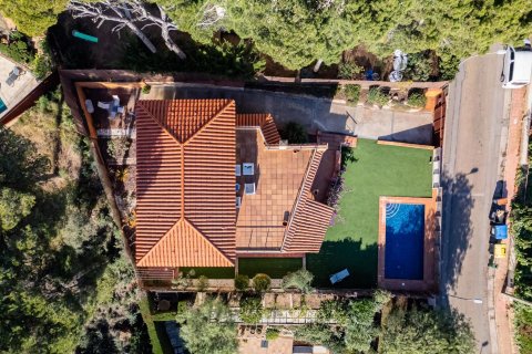 Продажа дома в Тамариу, Герона, Испания 4 спальни, 226м2 №120451 - фото 4