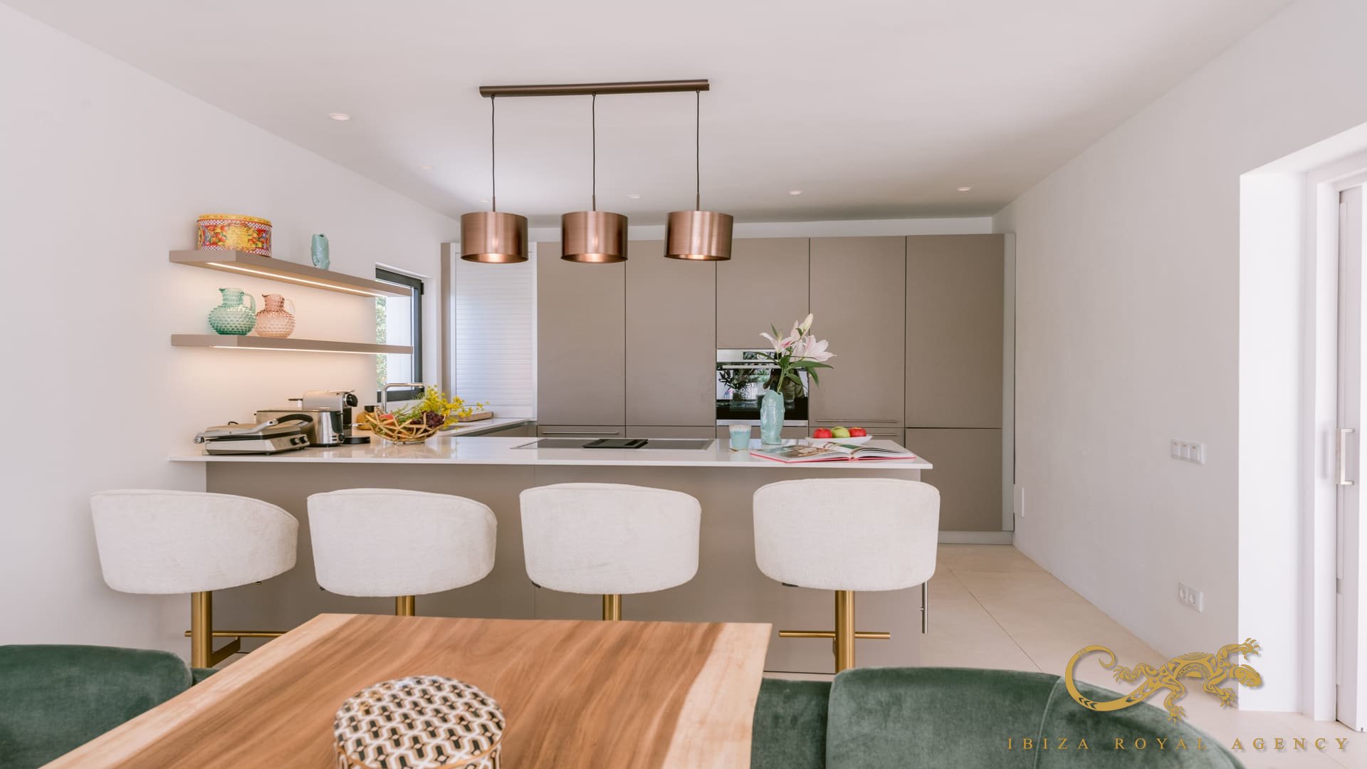 Villa à Jesus, Ibiza, Espagne 5 chambres, 450 m2 No. 130012