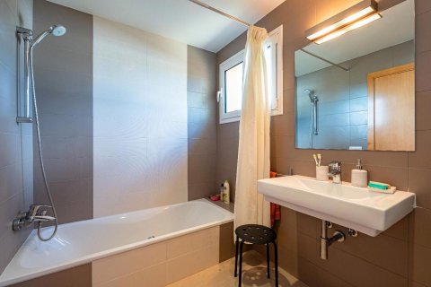 Продажа дома в Тамариу, Герона, Испания 4 спальни, 226м2 №120451 - фото 15
