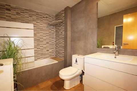Apartamento en venta Lloret de Mar, Gerona, España 3 dormitorios, 70 m2 No. 132841 - foto 17