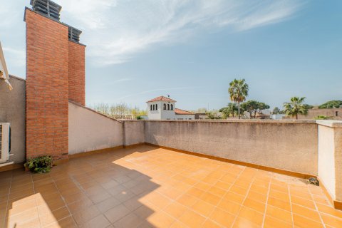 Продажа таухауса в Премия де Мар, Барселона, Испания 4 спальни, 290м2 №120469 - фото 17