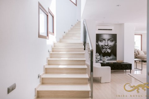 Villa for sale Sa Carroca, Ibiza, Spain 4 bedrooms, 325 sq.m. No. 130016 - photo 23