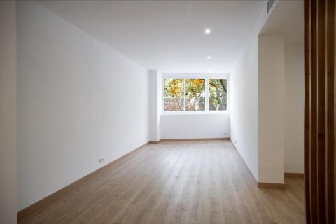Продажа квартиры в Барселона, Испания 2 спальни, 92м2 №122107 - фото 10