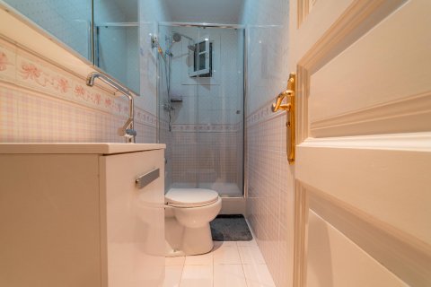 Продажа квартиры в Барселона, Испания 6 спален, 153м2 №122068 - фото 12
