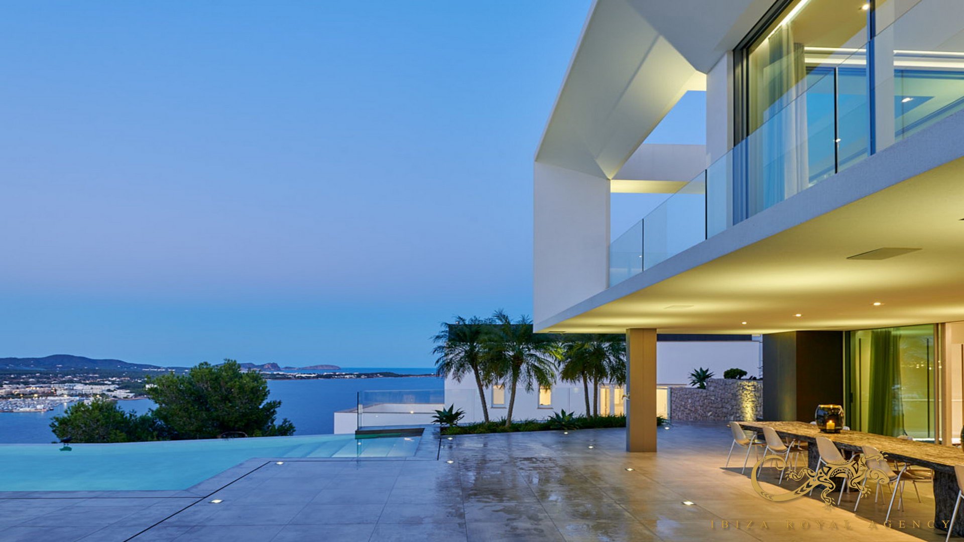 Villa a Santa Eulalia Del Rio, Ibiza, Spagna 5 camere da letto, 1039 mq. N° 130022