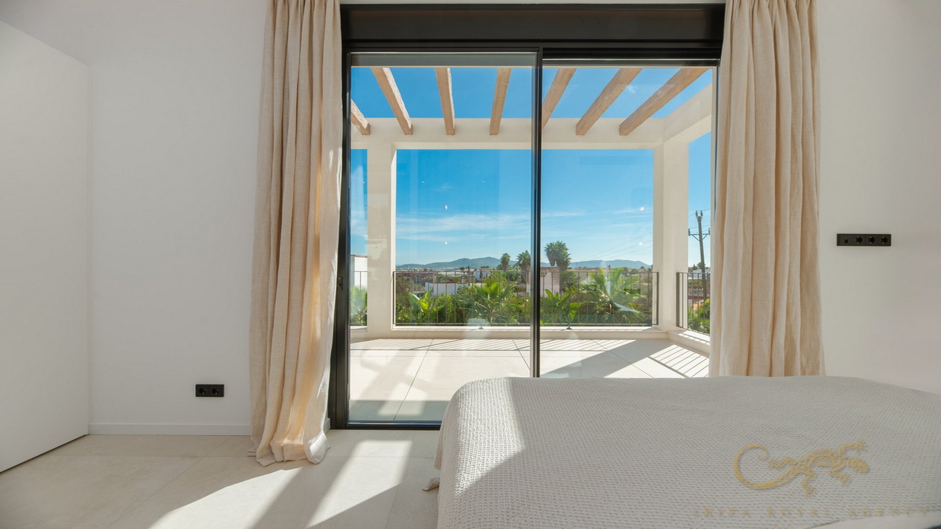 Villa en Sa Carroca, Ibiza, España 4 dormitorios, 284 m2 No. 130020