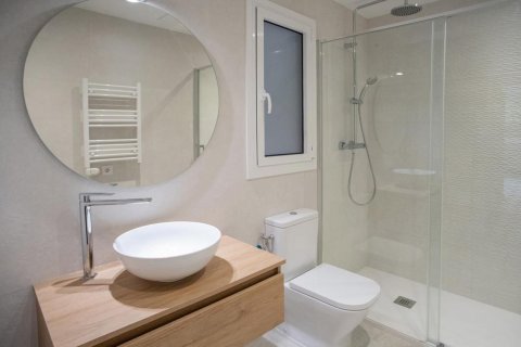 Продажа квартиры в Барселона, Испания 2 спальни, 92м2 №122107 - фото 11