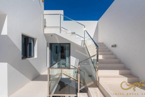 Townhouse for sale Cala Carbo, Ibiza, Spain 5 bedrooms, 330 sq.m. No. 130029 - photo 19