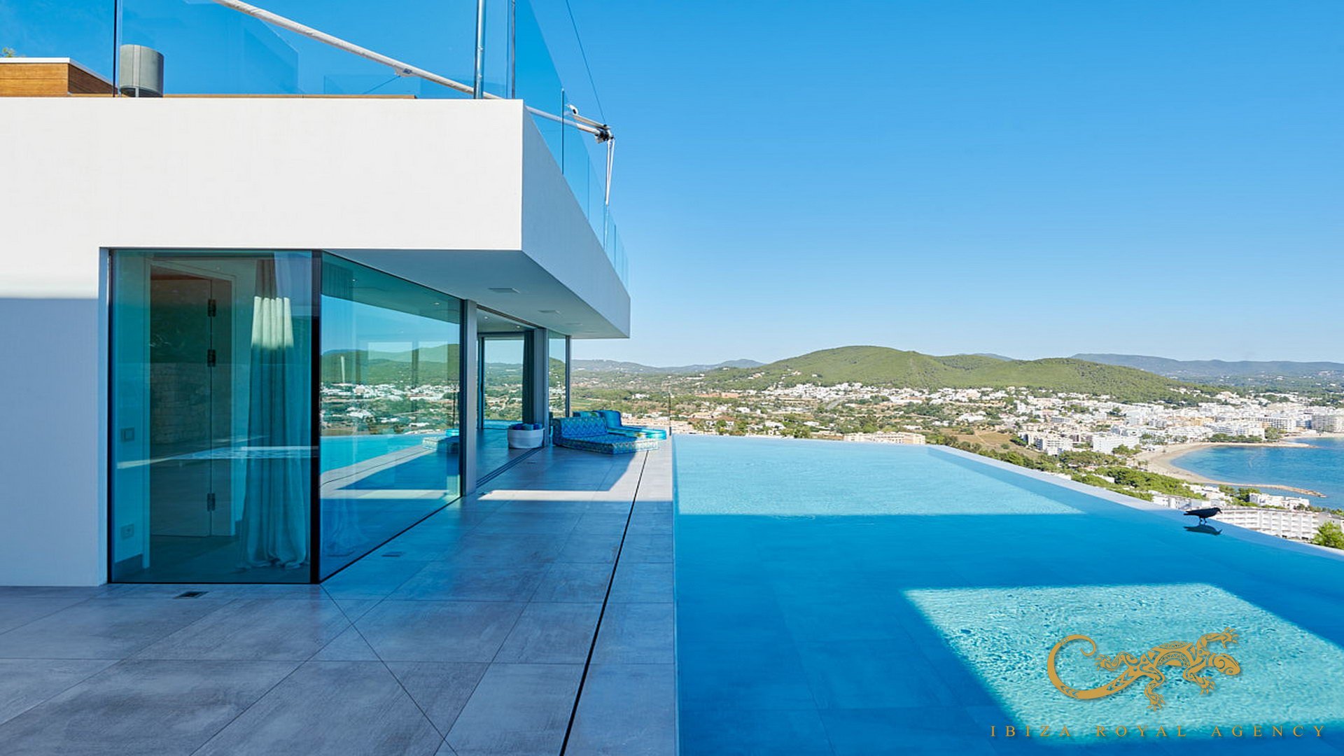 Villa a Santa Eulalia Del Rio, Ibiza, Spagna 5 camere da letto, 1039 mq. N° 130022