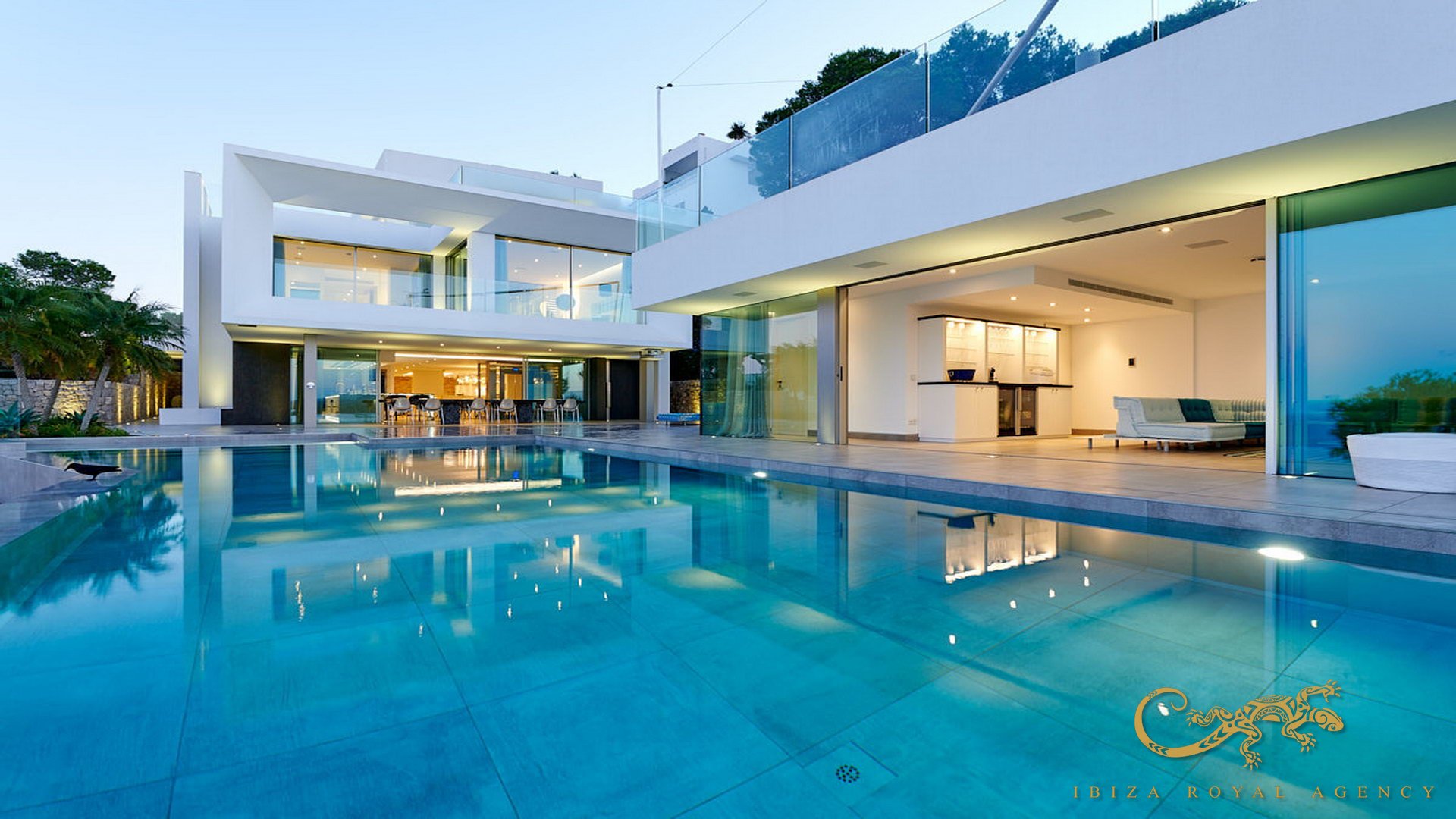 Villa a Santa Eulalia Del Rio, Ibiza, Spagna 5 camere da letto, 1039 mq. N° 130022