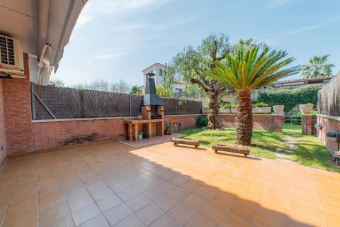 Продажа таухауса в Премия де Мар, Барселона, Испания 4 спальни, 290м2 №120469 - фото 20