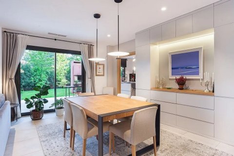 Продажа виллы Сан-Кугат-дель-Вальес, Барселона, Испания 5 спален, 402м2 №132868 - фото 6