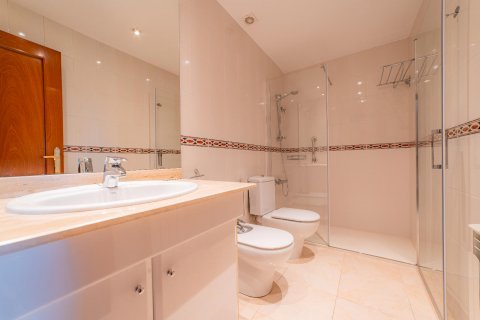 Продажа таухауса в Премия де Мар, Барселона, Испания 4 спальни, 290м2 №120469 - фото 13