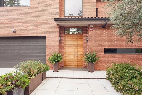 Продажа виллы Сан-Кугат-дель-Вальес, Барселона, Испания 5 спален, 402м2 №132868 - фото 12