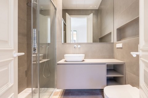 Huoneisto myytävänä Ciutat Vella, Barcelona, Espanja, 2 makuuhuonetta, 163 m2 No. 124717 - kuva 10