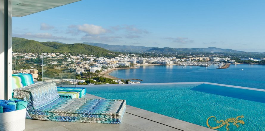 Villa Santa Eulalia Del Rio, Ibiza, Spain 5 bedrooms, 1039 sq.m. No. 130022