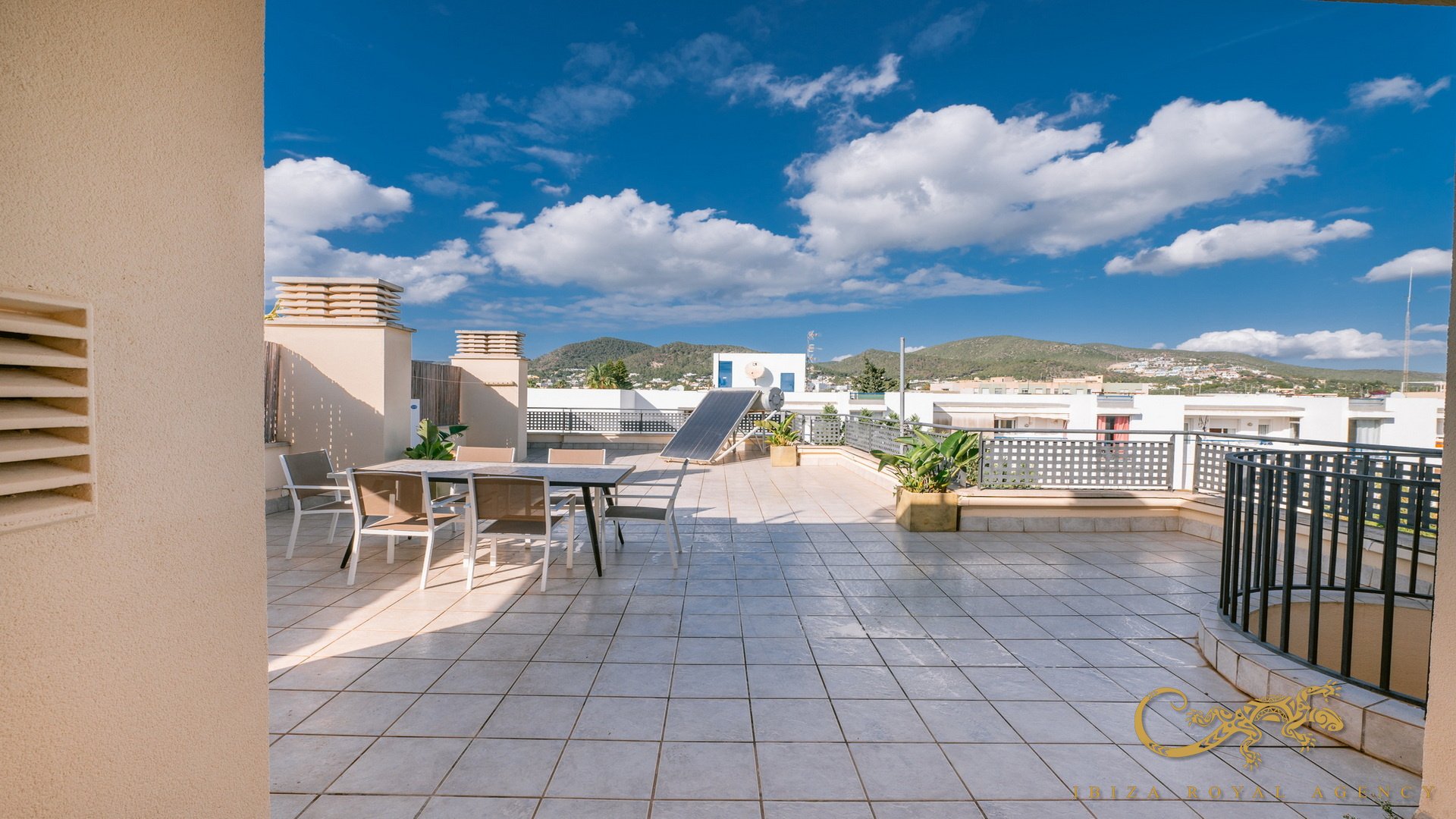 Appartamento a Ibiza town, Ibiza, Spagna 3 camere da letto, 90 mq. N° 129990