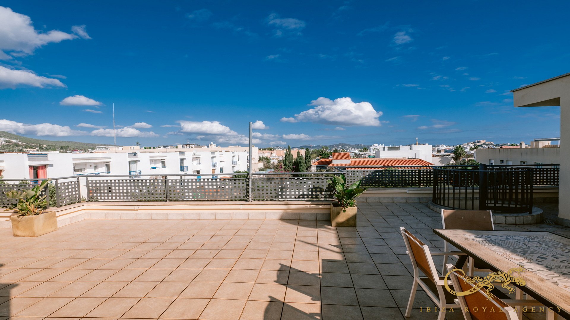 Appartamento a Ibiza town, Ibiza, Spagna 3 camere da letto, 90 mq. N° 129990