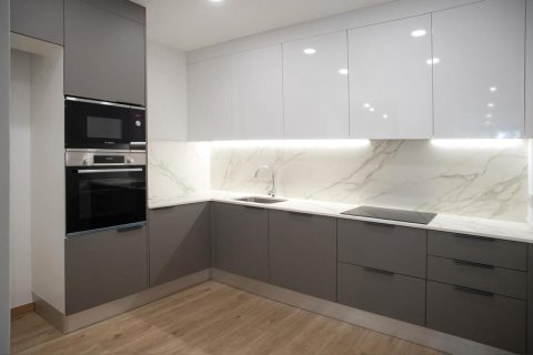 Продажа квартиры в Барселона, Испания 2 спальни, 92м2 №122107 - фото 2