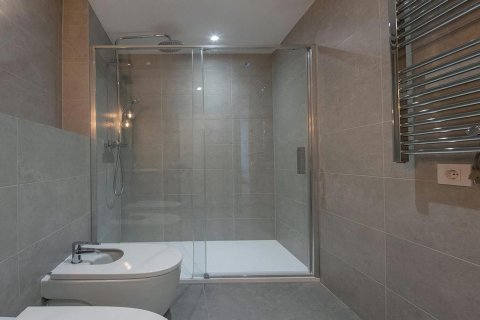 Продажа квартиры в Барселона, Испания 2 спальни, 92м2 №122107 - фото 15