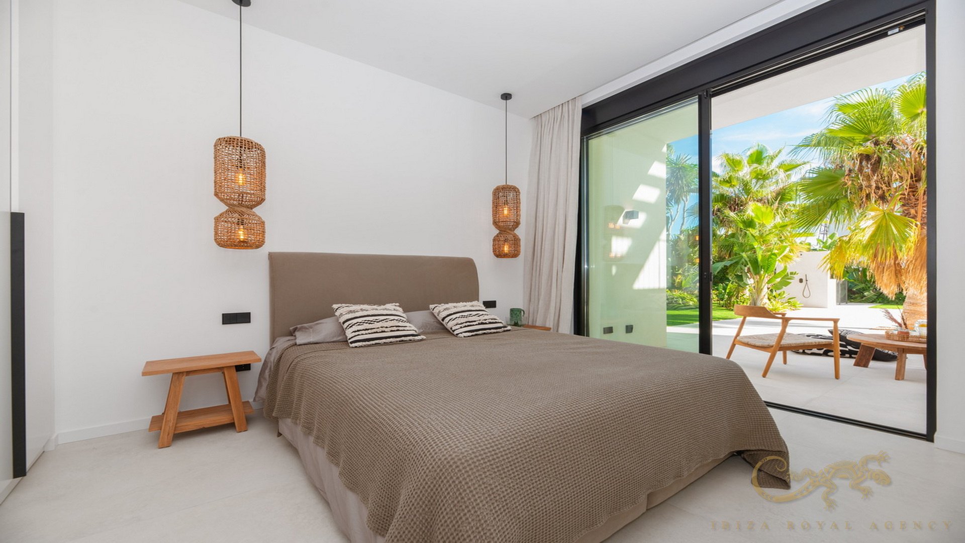 Villa en Sa Carroca, Ibiza, España 4 dormitorios, 284 m2 No. 130020