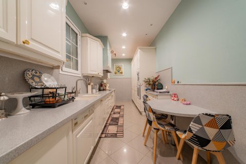 Продажа квартиры в Барселона, Испания 6 спален, 153м2 №122068 - фото 16
