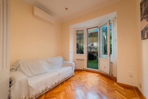 Продажа квартиры в Барселона, Испания 6 спален, 153м2 №122068 - фото 19