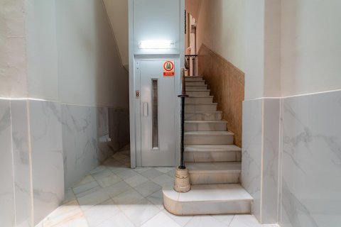 Продажа квартиры в Барселона, Испания 6 спален, 153м2 №122068 - фото 22