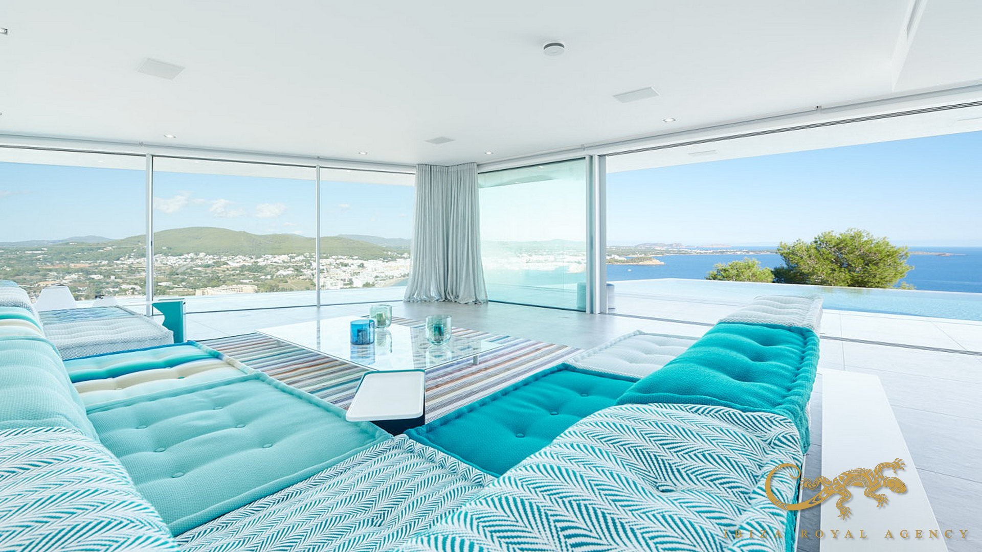 Villa a Santa Eulalia Del Rio, Ibiza, Spagna 5 camere da letto, 1039 mq. N° 130022