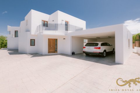 Villa for sale Sa Carroca, Ibiza, Spain 4 bedrooms, 325 sq.m. No. 130016 - photo 12