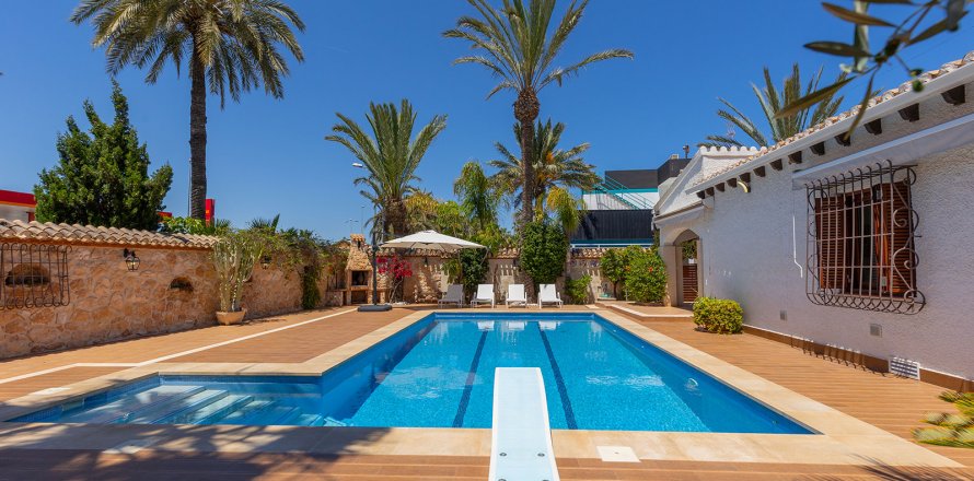 Villa Alicante, Spain 4 bedrooms, 168 sq.m. No. 122607
