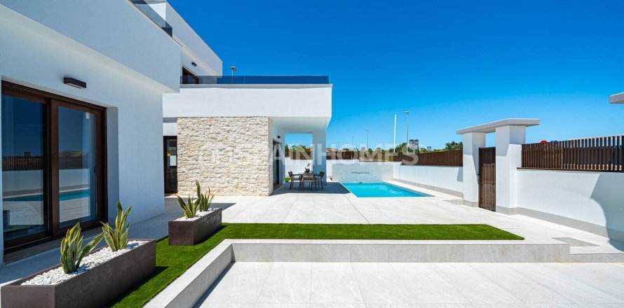 Villa a Orihuela, Alicante, Spagna 4 camere da letto, 169 mq. N° 120584