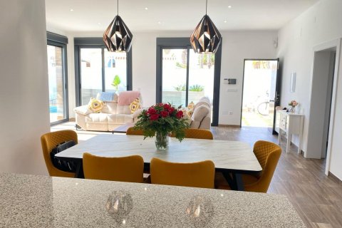 Villa for sale Villamartin, Alicante, Spain 3 bedrooms, 110 sq.m. No. 127311 - photo 16