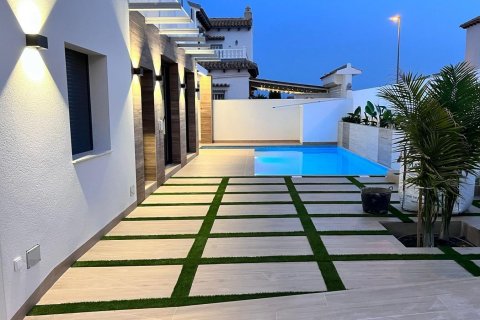Villa for sale Villamartin, Alicante, Spain 3 bedrooms, 110 sq.m. No. 127311 - photo 5