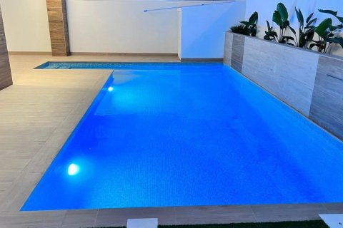 Villa for sale Villamartin, Alicante, Spain 3 bedrooms, 110 sq.m. No. 127311 - photo 7