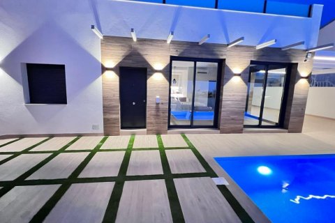 Villa for sale Villamartin, Alicante, Spain 3 bedrooms, 110 sq.m. No. 127311 - photo 9