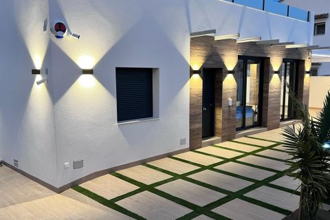 Villa for sale Villamartin, Alicante, Spain 3 bedrooms, 110 sq.m. No. 127311 - photo 3