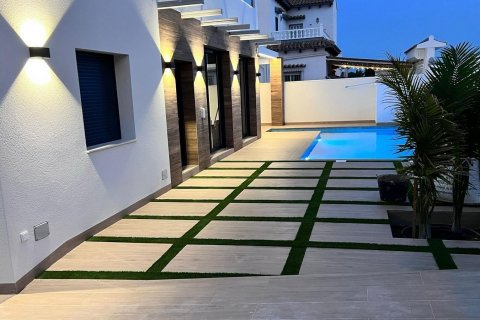 Villa for sale Villamartin, Alicante, Spain 3 bedrooms, 110 sq.m. No. 127311 - photo 4