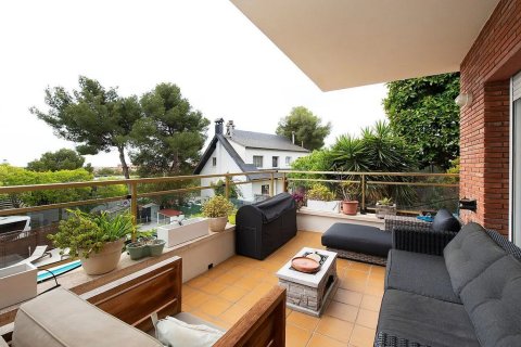 Продажа дома Кастельдефельс, Барселона, Испания 6 спален, 562м2 №129966 - фото 25