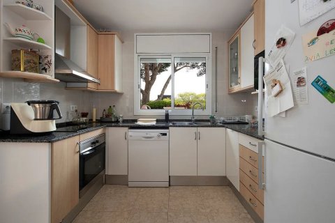 Продажа дома Кастельдефельс, Барселона, Испания 6 спален, 562м2 №129966 - фото 2