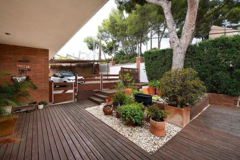 Продажа дома Кастельдефельс, Барселона, Испания 6 спален, 562м2 №129966 - фото 9