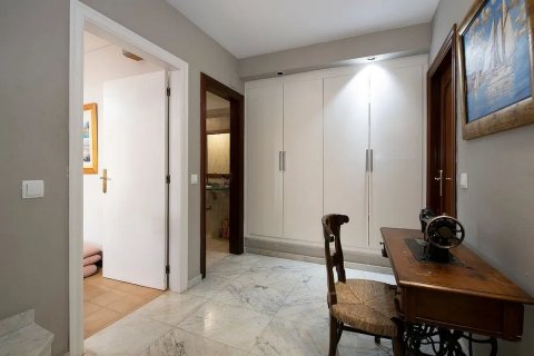 Продажа дома Кастельдефельс, Барселона, Испания 6 спален, 562м2 №129966 - фото 21