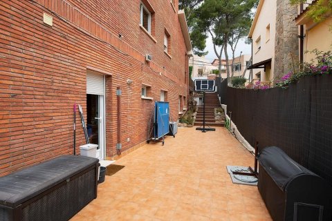 Продажа дома Кастельдефельс, Барселона, Испания 6 спален, 562м2 №129966 - фото 8