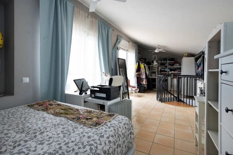 Продажа дома Кастельдефельс, Барселона, Испания 6 спален, 562м2 №129966 - фото 12
