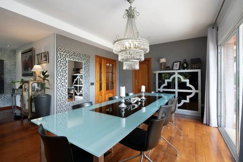 Продажа дома Кастельдефельс, Барселона, Испания 6 спален, 562м2 №129966 - фото 24