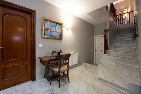 Продажа дома Кастельдефельс, Барселона, Испания 6 спален, 562м2 №129966 - фото 20