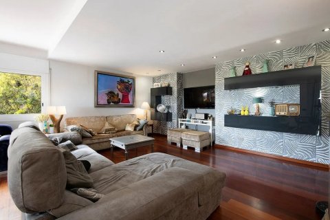 Продажа дома Кастельдефельс, Барселона, Испания 6 спален, 562м2 №129966 - фото 23