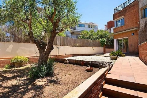 Townhouse for sale Castelldefels, Barcelona, Spain 4 bedrooms, 187 sq.m. No. 129968 - photo 5