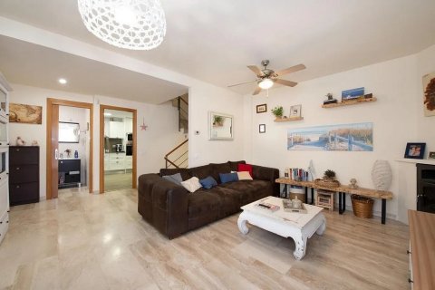 Townhouse for sale Castelldefels, Barcelona, Spain 4 bedrooms, 187 sq.m. No. 129968 - photo 9